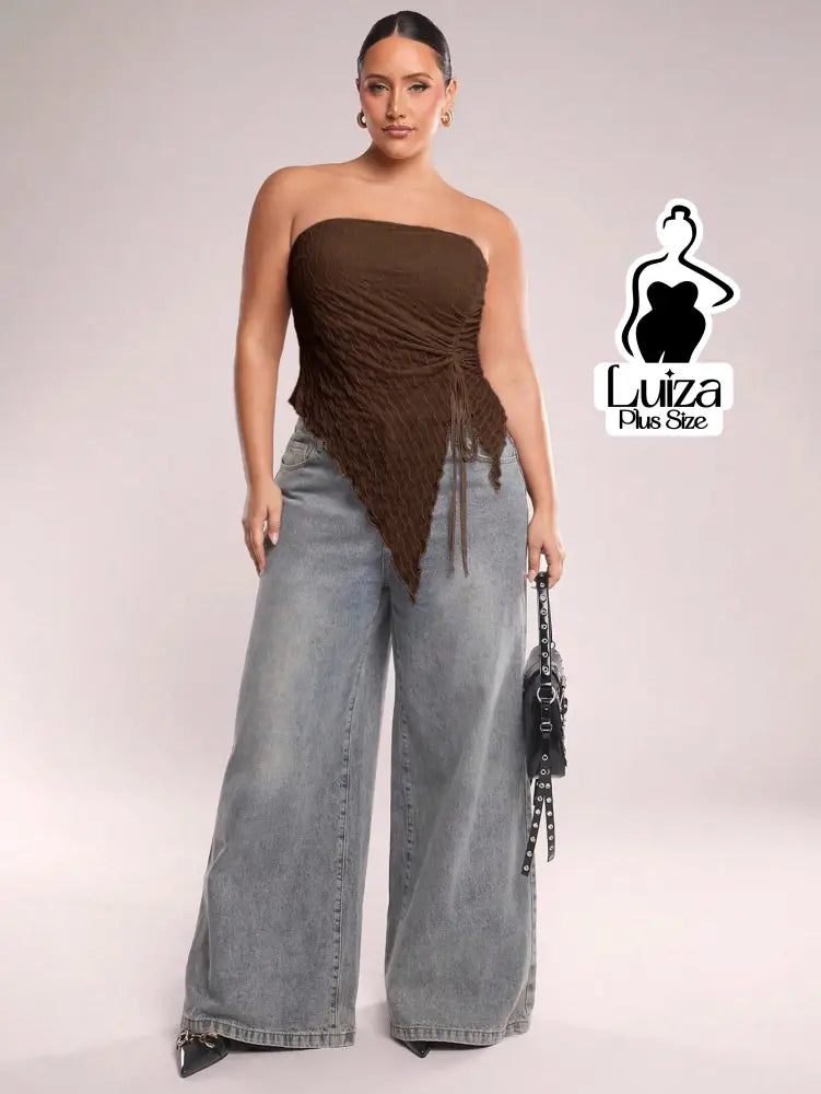 Blusa Tomara Que Caia Floral Estampada Assimétrica Plus Size Blusa Tomara Que Caia Floral Estampada Assimétrica Plus