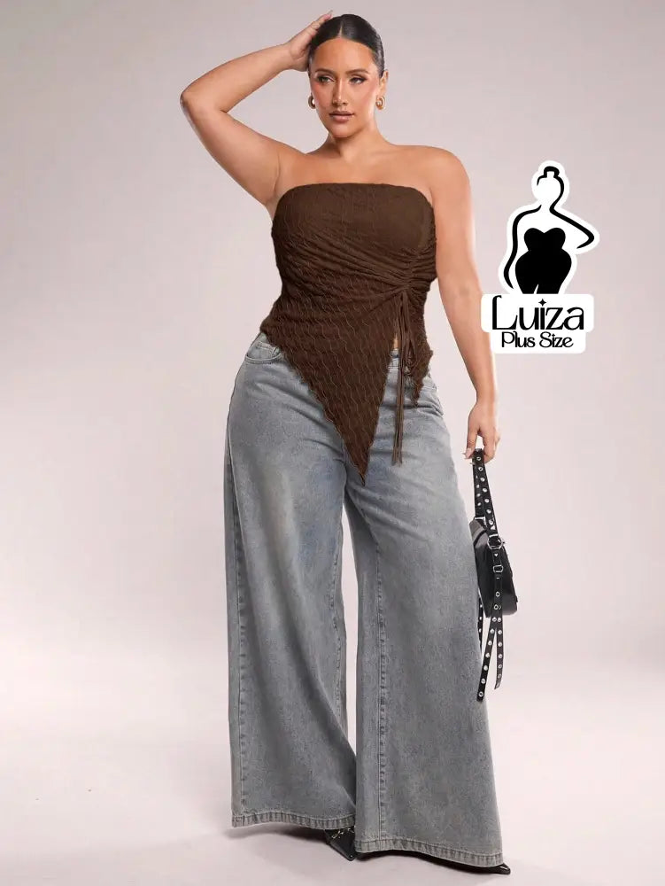 Blusa Tomara Que Caia Floral Estampada Assimétrica Plus Size Blusa Tomara Que Caia Floral Estampada Assimétrica Plus