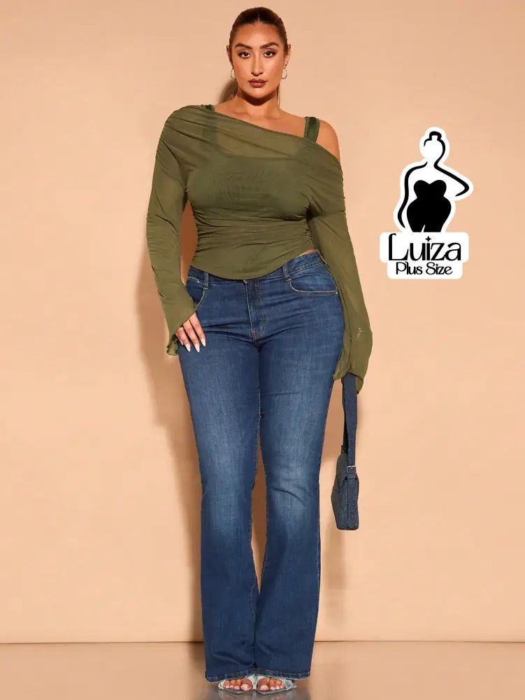 Blusa Tule Ombro A Ombro Manga Longa Flare Plus Size Blusa Tule Ombro A Ombro Manga Longa Flare Plus Size