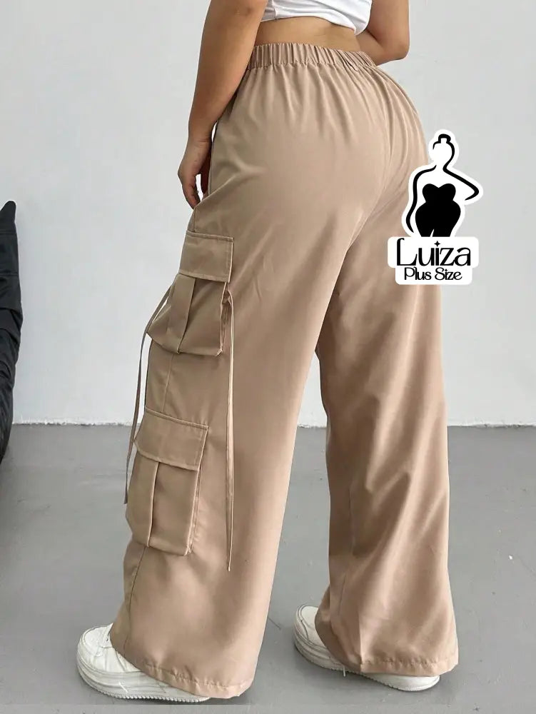 Calça Cargo Wide Leg Cintura Alta Bolsos Laterais Plus Size Calça Cargo Wide Leg Cintura Alta Bolsos Laterais Plus Size