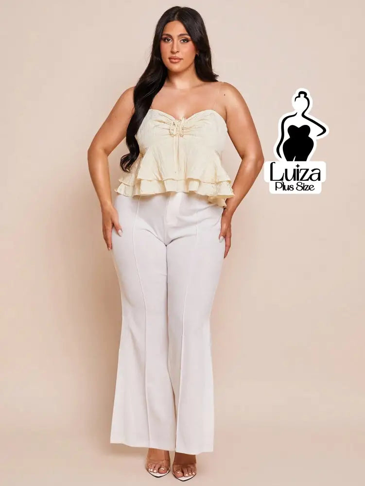 Calça Flare Alfaiataria Cintura Alta Recortes Plus Size Calça Flare Alfaiataria Cintura Alta Recortes Plus Size