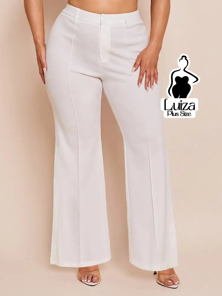 Calça Flare Alfaiataria Cintura Alta Recortes Plus Size Calça Flare Alfaiataria Cintura Alta Recortes Plus Size