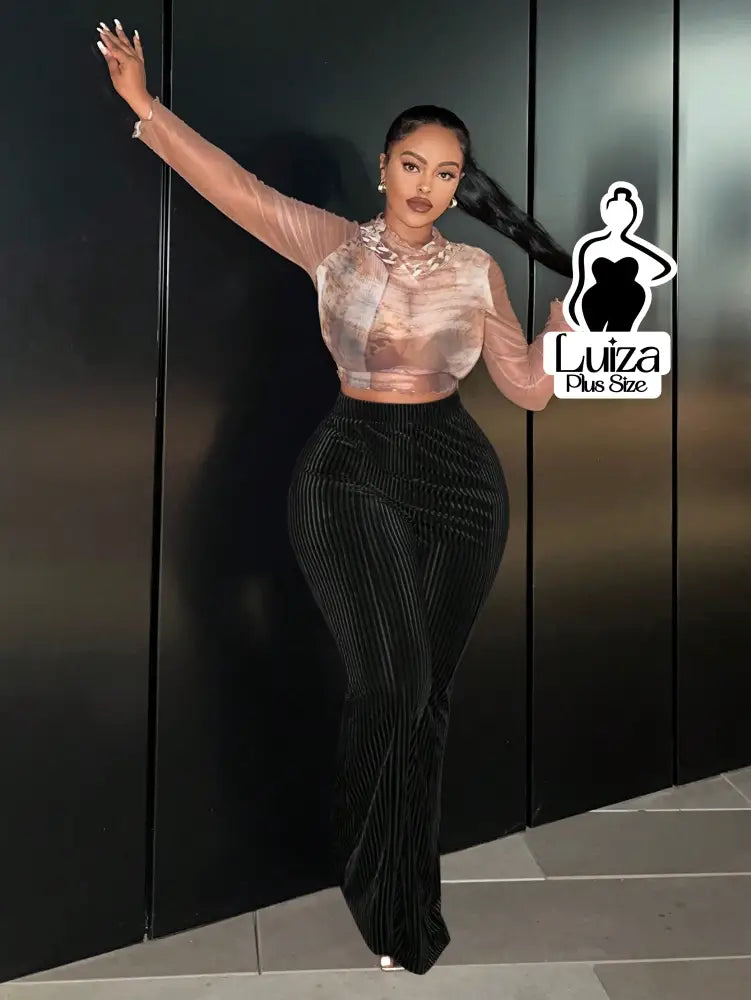 Calça Flare Cintura Alta Veludo Canelado Listrado Plus Size Calça Flare Cintura Alta Veludo Canelado Listrado Plus Size