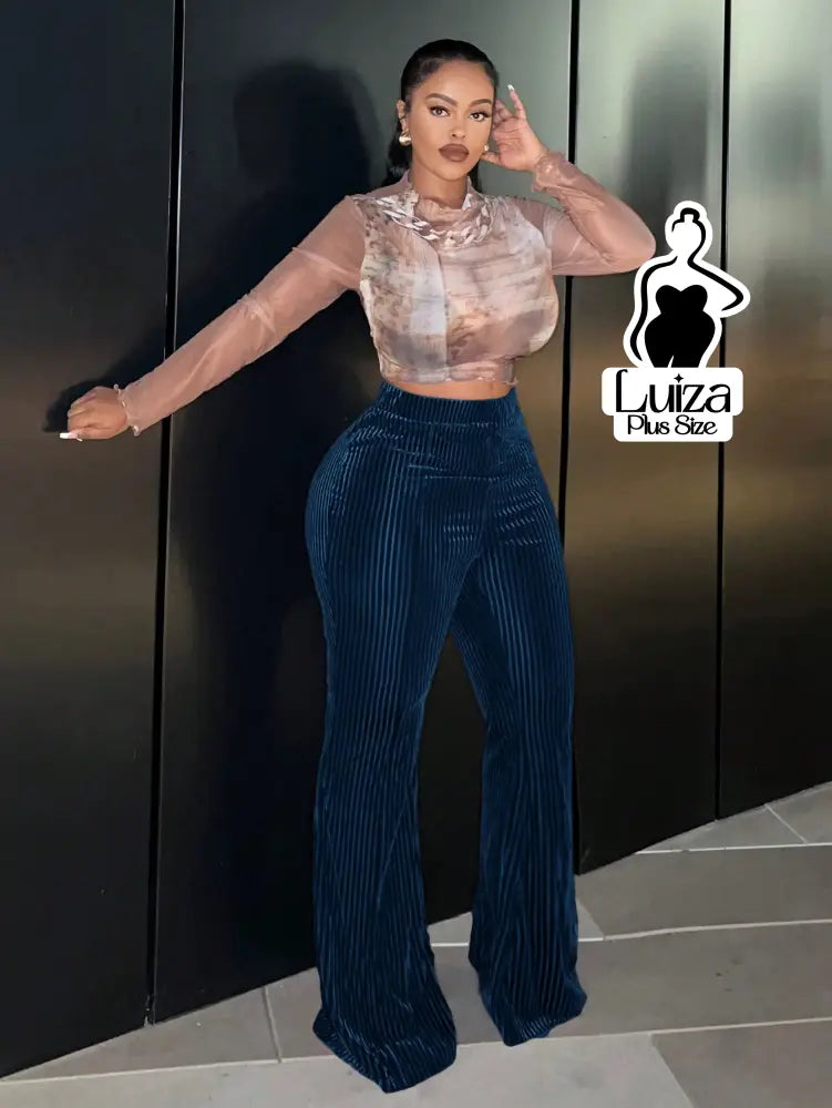 Calça Flare Cintura Alta Veludo Canelado Listrado Plus Size Calça Flare Cintura Alta Veludo Canelado Listrado Plus Size