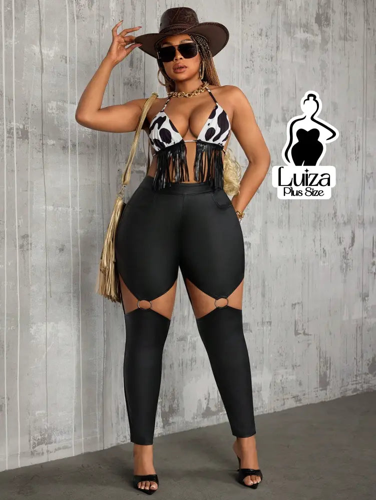 Calça Legging Cintura Alta Recortes Argola Frontal Plus Size Calça Legging Cintura Alta Recortes Argola Frontal Plus