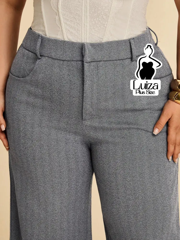Calça Pantalona Alfaiataria Cintura Alta Moderna Plus Size Calça Pantalona Alfaiataria Cintura Alta Moderna Plus Size