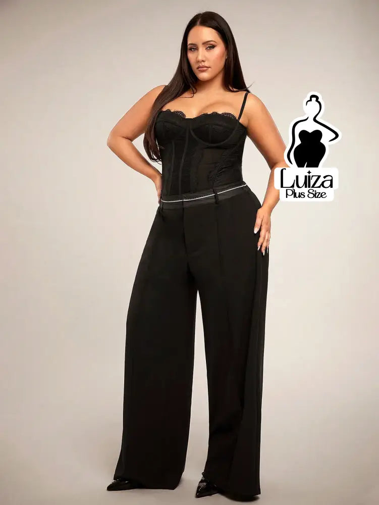 Calça Pantalona Alfaiataria Pregas Sofisticada Plus Size Calça Pantalona Alfaiataria Pregas Sofisticada Plus Size