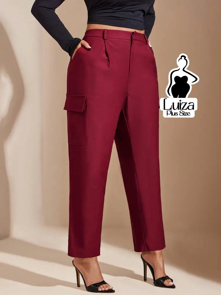 Calça Reta Alfaiataria Bolsos Cargo Cropped Plus Size Vinho / G Calça Reta Alfaiataria Bolsos Cargo Cropped Plus Size