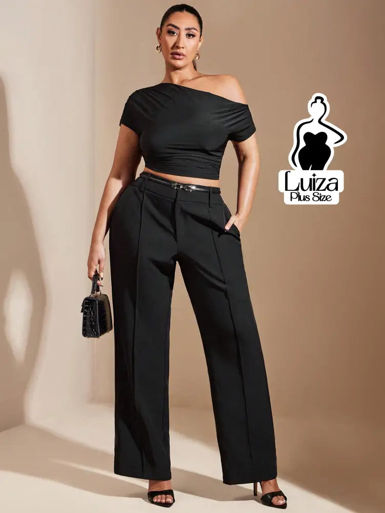 Calça Reta Alfaiataria Cintura Alta Pregas Plus Size Calça Reta Alfaiataria Cintura Alta Pregas Plus Size