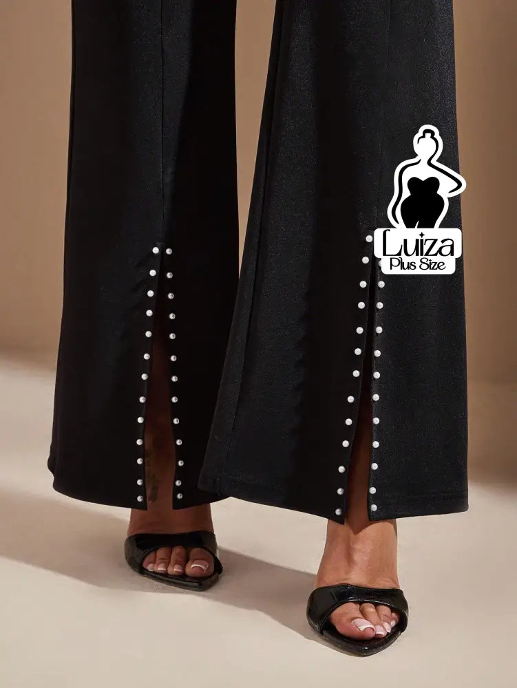 Calça Reta Cintura Alta Abertura Botões Plus Size Calça Reta Cintura Alta Abertura Botões Plus Size