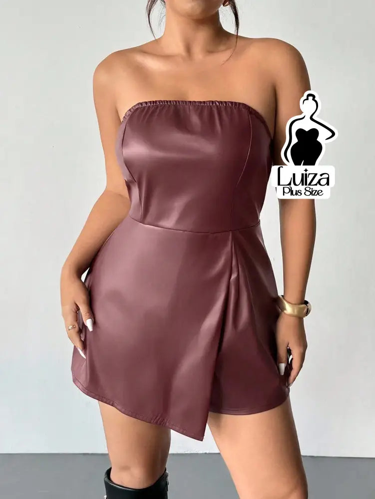 Macacão Curto Tomara Que Caia Couro Sintético Plus Size Macacão Curto Tomara Que Caia Couro Sintético Plus Size