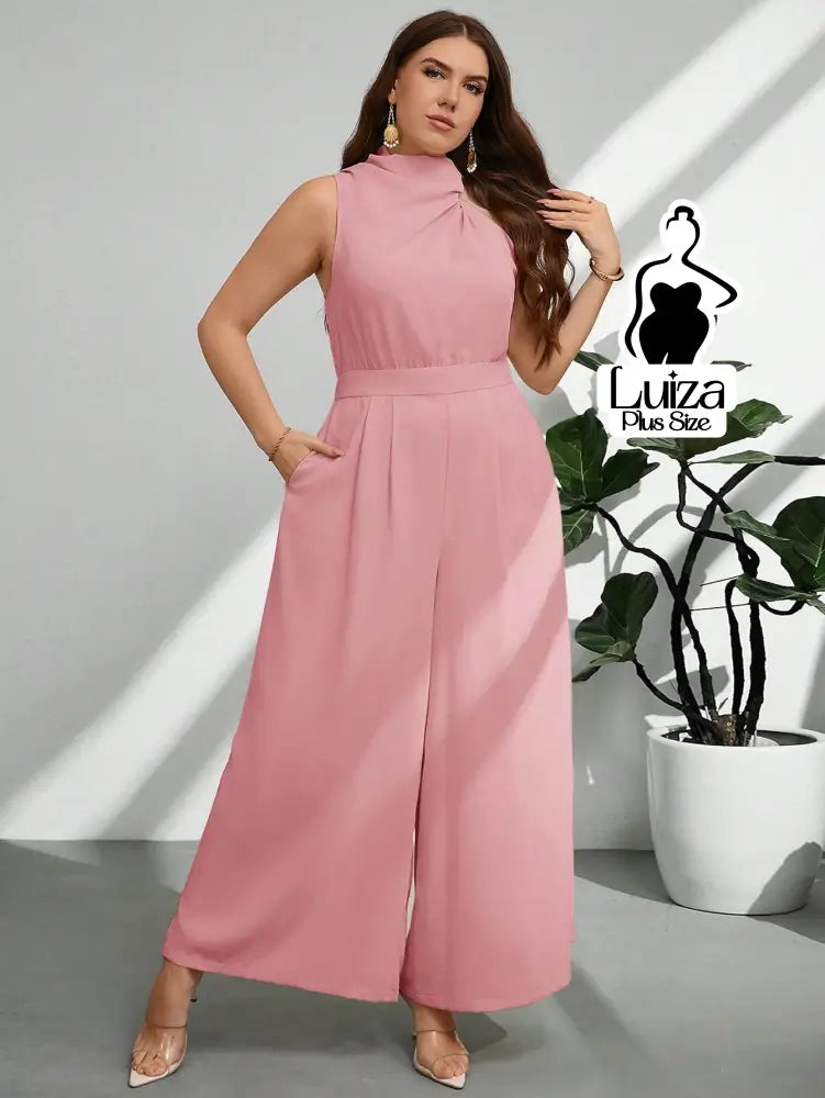 Macacão Longo Sem Mangas Gola Alta Drapeada Plus Size Macacão Longo Sem Mangas Gola Alta Drapeada Plus Size