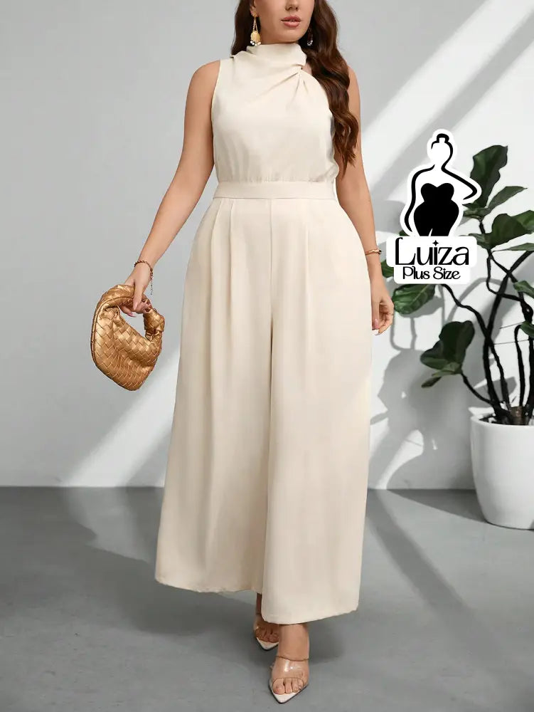 Macacão Longo Sem Mangas Gola Alta Drapeada Plus Size Macacão Longo Sem Mangas Gola Alta Drapeada Plus Size