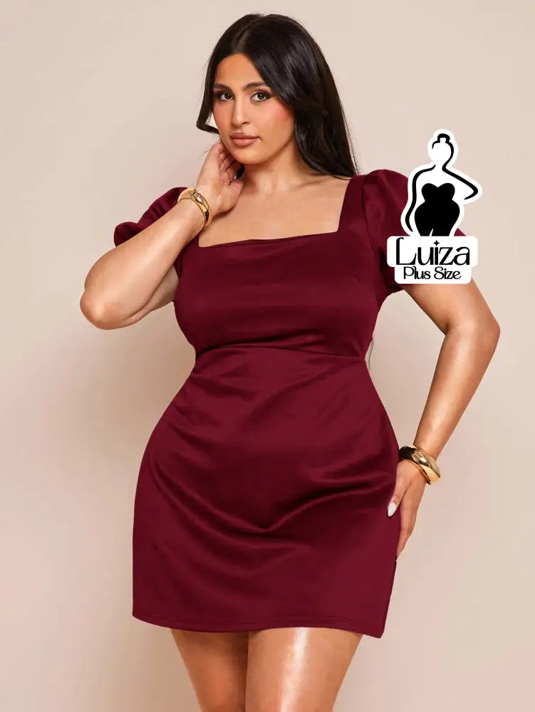 Vestido Curto Cetim Manga Bufante Decote Quadrado Plus Size Vestido Curto Cetim Manga Bufante Decote Quadrado Plus Size