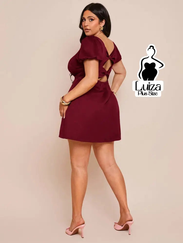 Vestido Curto Cetim Manga Bufante Decote Quadrado Plus Size Vestido Curto Cetim Manga Bufante Decote Quadrado Plus Size