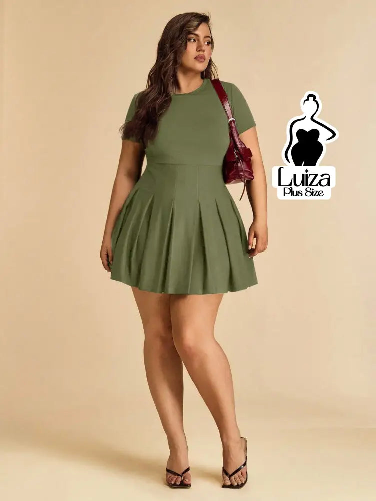 Vestido Curto Godê Plissado Manga Curta Plus Size Verde Militar / G Vestido Curto Godê Plissado Manga Curta Plus Size
