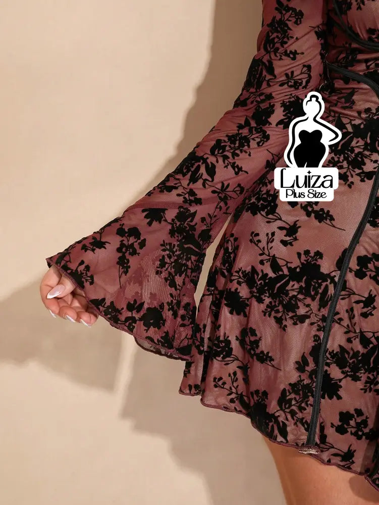 Vestido Curto Rodado Floral Manga Longa Flare Plus Size Vestido Curto Rodado Floral Manga Longa Flare Plus Size