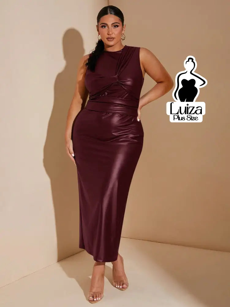 Vestido Longo Justo Sem Mangas Material Sintético Plus Size Vestido Longo Justo Sem Mangas Material Sintético Plus Size