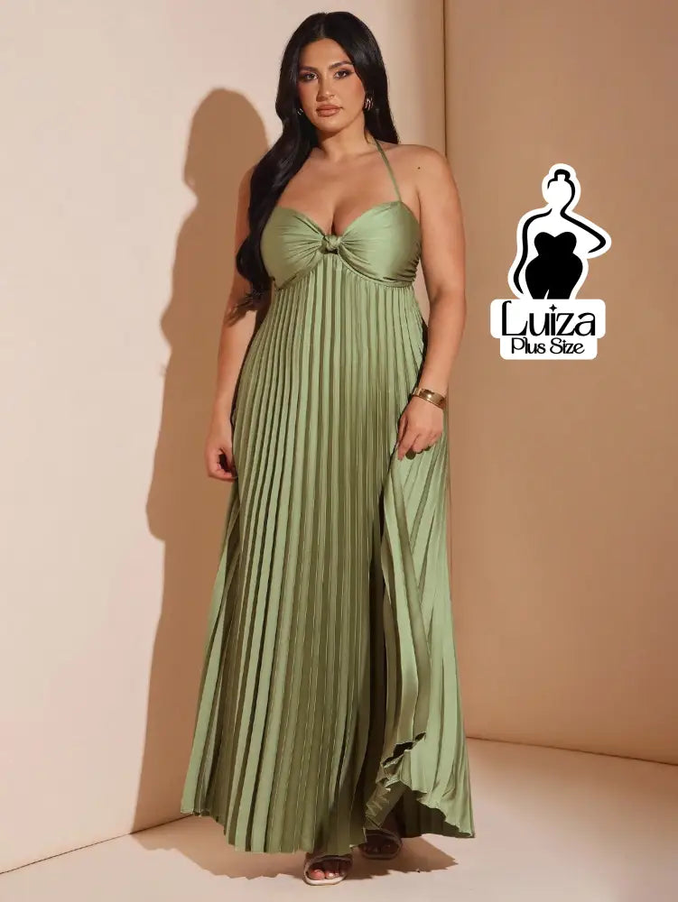 Vestido Longo Plissado Busto Torcido Costas Abertas Plus Size Vestido Longo Plissado Busto Torcido Costas Abertas Plus