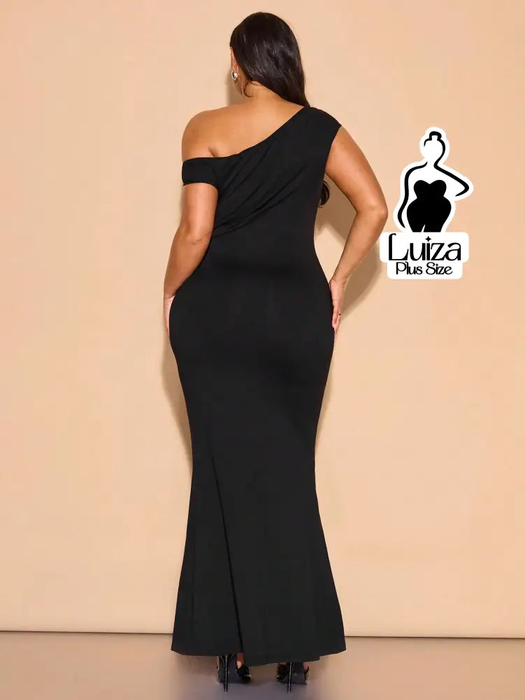 Vestido Longo Um Ombro Só Detalhe Assimétrico Plus Size Vestido Longo Um Ombro Só Detalhe Assimétrico Plus Size