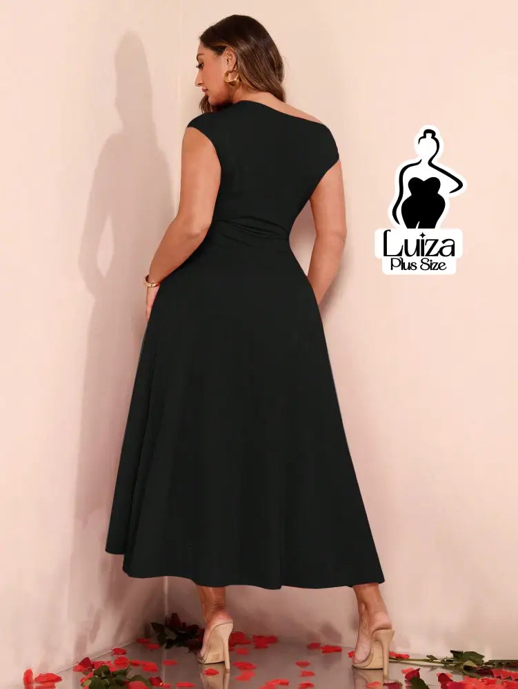 Vestido Midi Assimétrico Um Ombro Fenda Lateral Plus Size Vestido Midi Assimétrico Um Ombro Fenda Lateral Plus Size