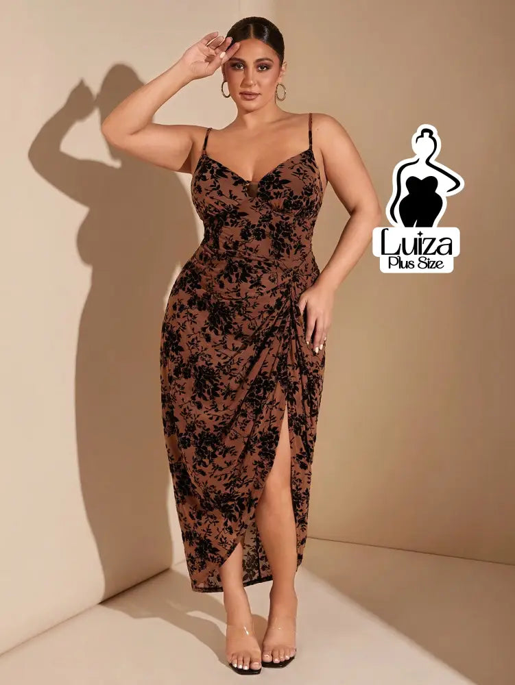 Vestido Midi Estampado Drapeado Fenda Frontal Plus Size Vestido Midi Estampado Drapeado Fenda Frontal Plus Size