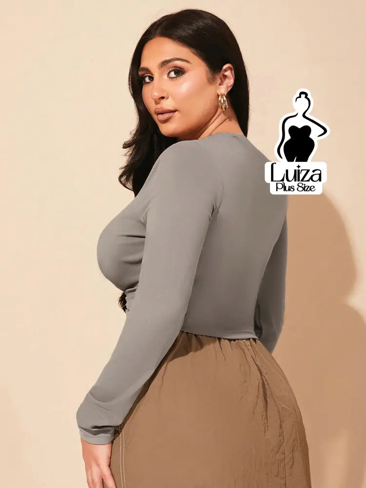 Blusa Cropped Justa Manga Longa Decote Quadrado Plus Size Blusa Cropped Justa Manga Longa Decote Quadrado Plus Size