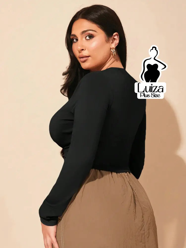 Blusa Cropped Justa Manga Longa Decote Quadrado Plus Size Blusa Cropped Justa Manga Longa Decote Quadrado Plus Size