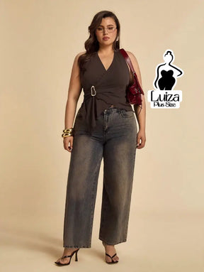 Blusa Frente Única Transpassada Fivela Assimétrica Plus Size Blusa Frente Única Transpassada Fivela Assimétrica Plus