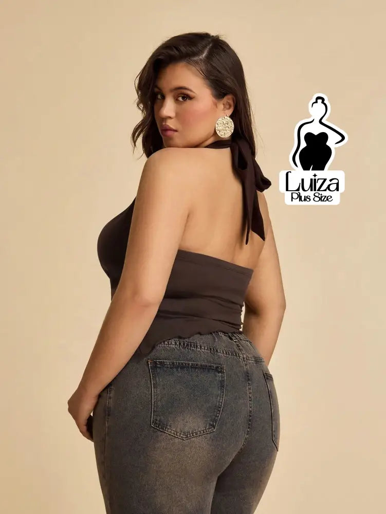 Blusa Frente Única Transpassada Fivela Assimétrica Plus Size Blusa Frente Única Transpassada Fivela Assimétrica Plus