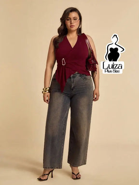 Blusa Frente Única Transpassada Fivela Assimétrica Plus Size Blusa Frente Única Transpassada Fivela Assimétrica Plus