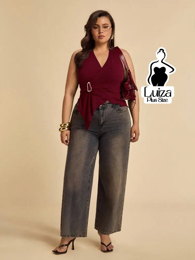 Blusa Frente Única Transpassada Fivela Assimétrica Plus Size Blusa Frente Única Transpassada Fivela Assimétrica Plus