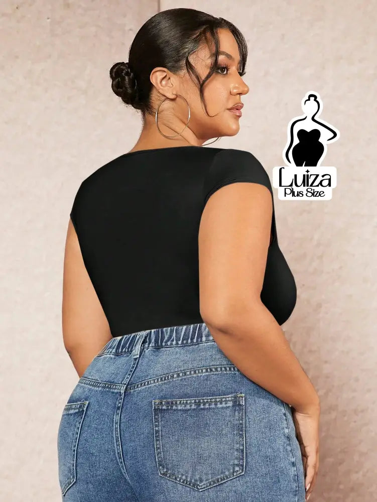 Blusa Justa Decote Quadrado Elegante Plus Size Blusa Justa Decote Quadrado Elegante Plus Size