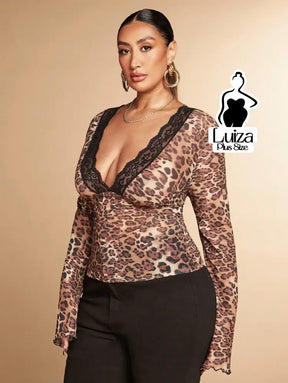 Blusa Manga Longa Animal Print Renda Decote Plus Size Blusa Manga Longa Animal Print Renda Decote Plus Size