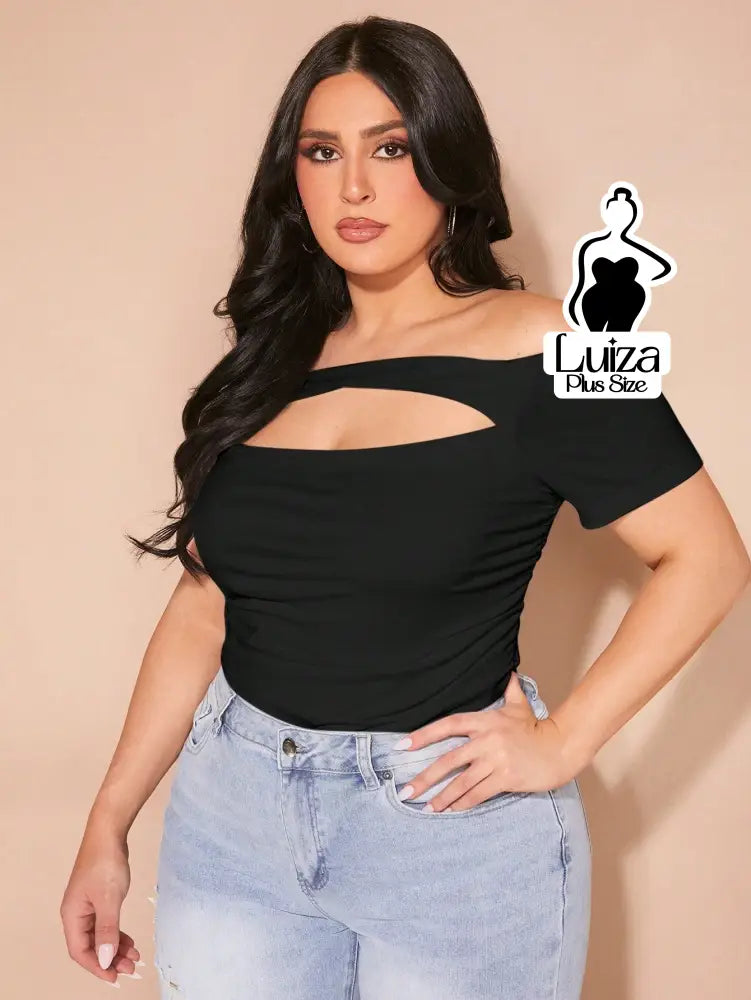 Blusa Ombro A Ombro Manga Curta Recorte Vazado Plus Size Blusa Ombro A Ombro Manga Curta Recorte Vazado Plus Size