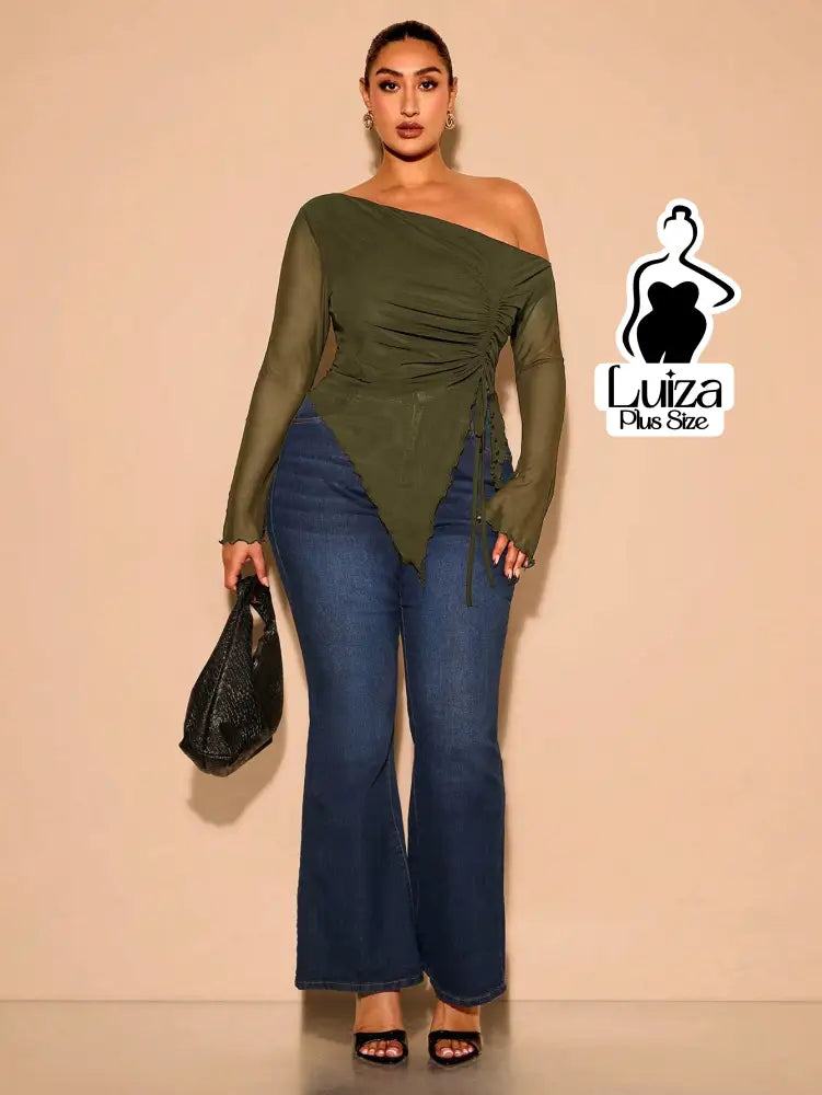 Blusa Ombro Só Manga Longa Tule Barra Assimétrica Plus Size Blusa Ombro Só Manga Longa Tule Barra Assimétrica Plus Size