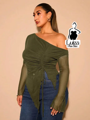 Blusa Ombro Só Manga Longa Tule Barra Assimétrica Plus Size Blusa Ombro Só Manga Longa Tule Barra Assimétrica Plus Size