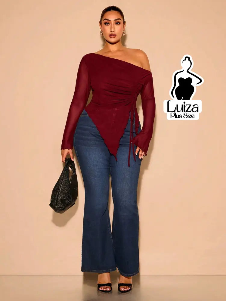 Blusa Ombro Só Manga Longa Tule Barra Assimétrica Plus Size Blusa Ombro Só Manga Longa Tule Barra Assimétrica Plus Size