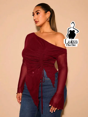 Blusa Ombro Só Manga Longa Tule Barra Assimétrica Plus Size Blusa Ombro Só Manga Longa Tule Barra Assimétrica Plus Size