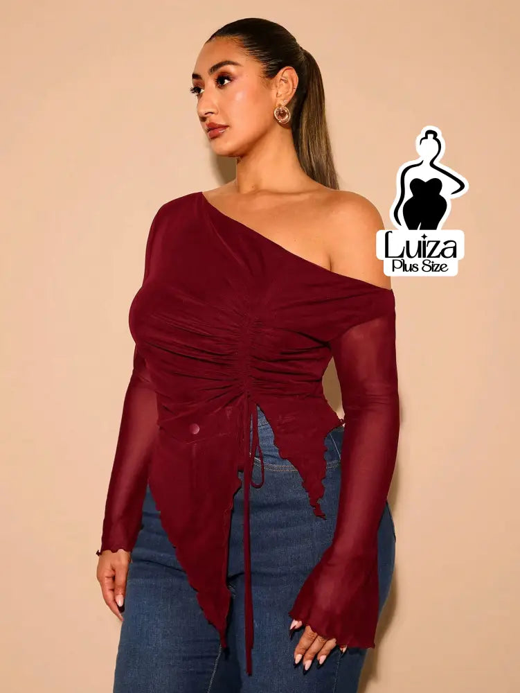 Blusa Ombro Só Manga Longa Tule Barra Assimétrica Plus Size Blusa Ombro Só Manga Longa Tule Barra Assimétrica Plus Size