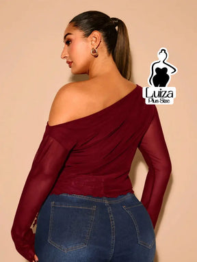 Blusa Ombro Só Manga Longa Tule Barra Assimétrica Plus Size Blusa Ombro Só Manga Longa Tule Barra Assimétrica Plus Size