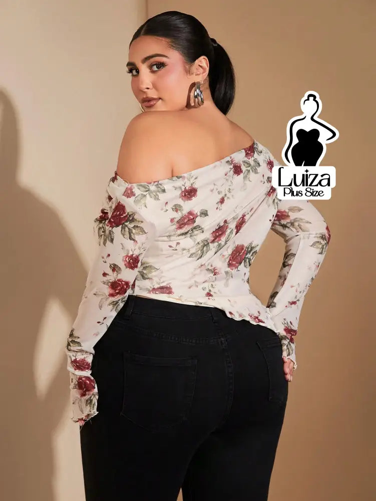 Blusa Ombro Só Tule Barra Assimétrica Degradê Plus Size Blusa Ombro Só Tule Barra Assimétrica Degradê Plus Size