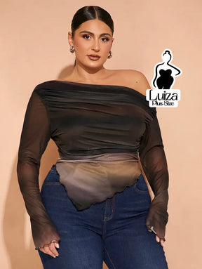 Blusa Ombro Só Tule Barra Assimétrica Degradê Plus Size Blusa Ombro Só Tule Barra Assimétrica Degradê Plus Size