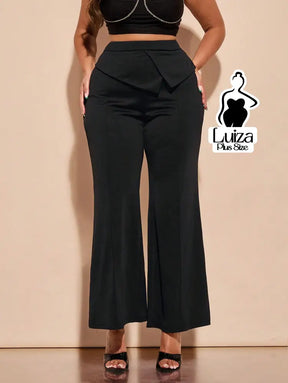 Calça Alfaiataria Cintura Alta Detalhe Transpassado Plus Size Calça Alfaiataria Cintura Alta Detalhe Transpassado Plus