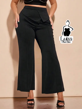 Calça Alfaiataria Cintura Alta Detalhe Transpassado Plus Size Calça Alfaiataria Cintura Alta Detalhe Transpassado Plus