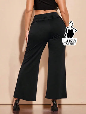 Calça Alfaiataria Cintura Alta Detalhe Transpassado Plus Size Calça Alfaiataria Cintura Alta Detalhe Transpassado Plus