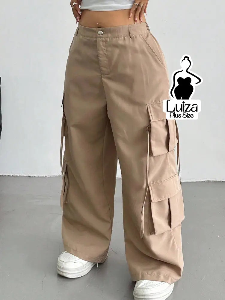 Calça Cargo Wide Leg Cintura Alta Bolsos Laterais Plus Size Calça Cargo Wide Leg Cintura Alta Bolsos Laterais Plus Size