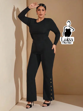 Calça Flare Alfaiataria Botões Laterais Plus Size Calça Flare Alfaiataria Botões Laterais Plus Size