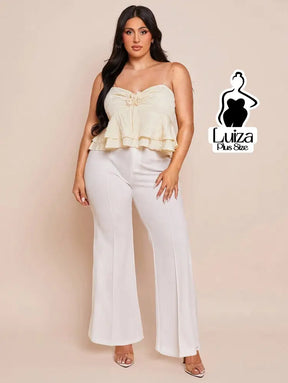 Calça Flare Alfaiataria Cintura Alta Recortes Plus Size Calça Flare Alfaiataria Cintura Alta Recortes Plus Size