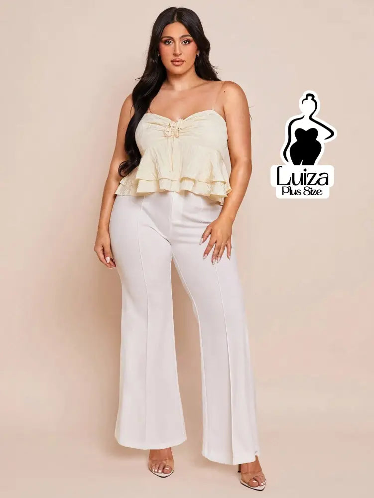 Calça Flare Alfaiataria Cintura Alta Recortes Plus Size Calça Flare Alfaiataria Cintura Alta Recortes Plus Size